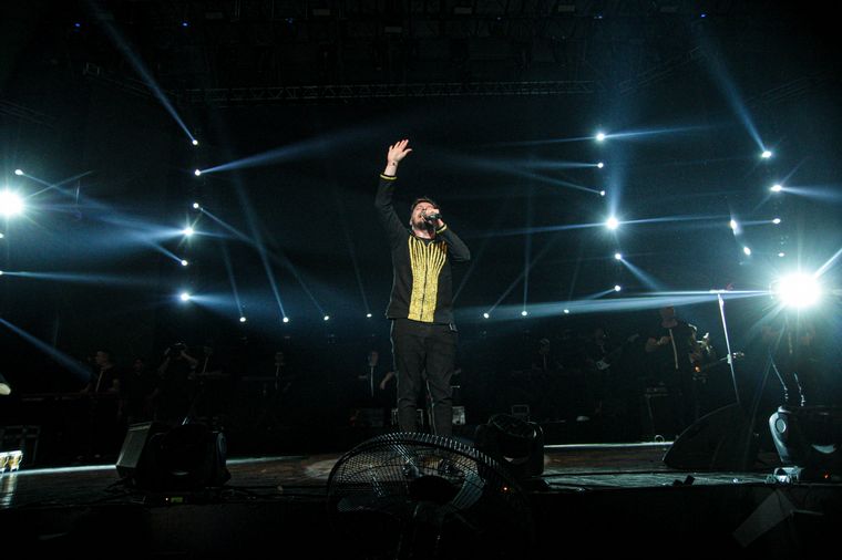 Damián Córdoba hizo bailar a puro cuarteto al público de Villa María.