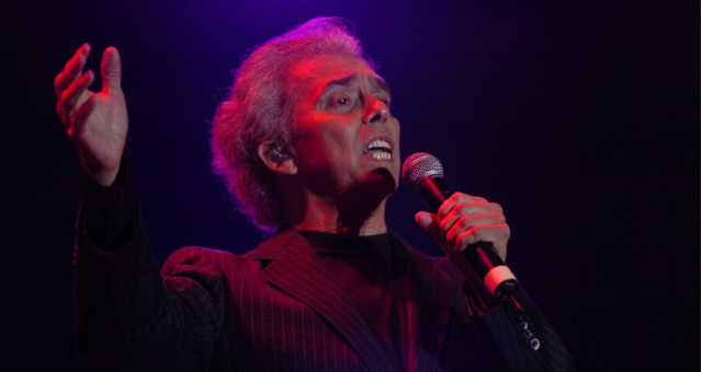 Una voz que conmueve a oídos sensibles. 