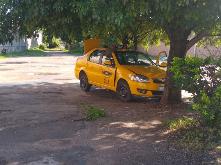 Taxista encerrado en el baúl