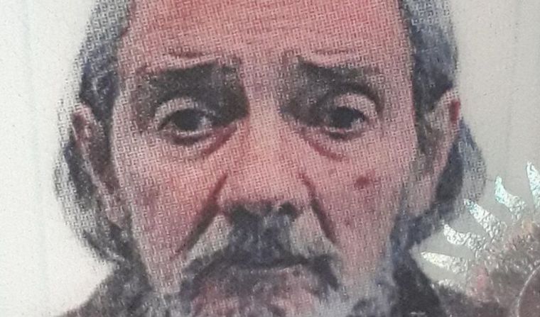 Orlando Asan tiene 81 años.