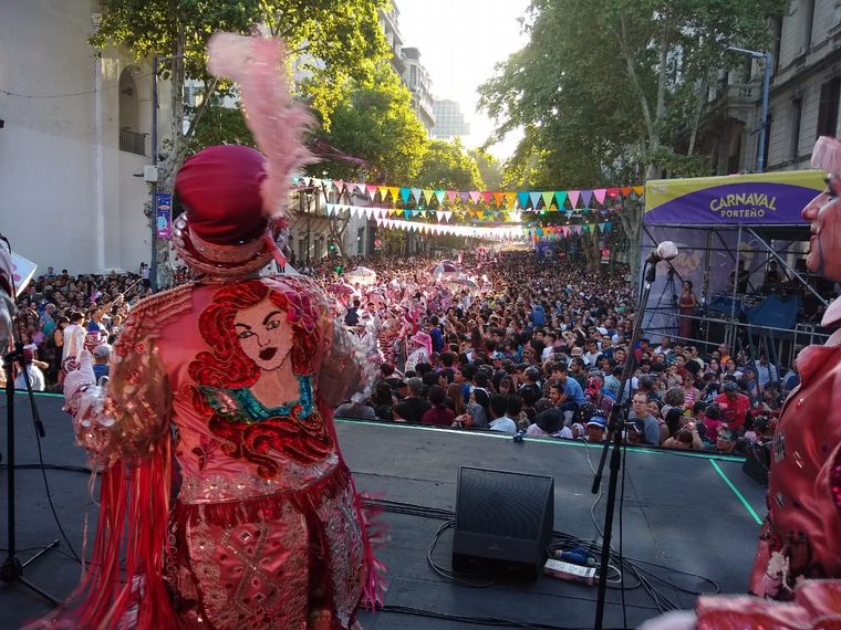 FOTO: Carnaval en Avenida de Mayo