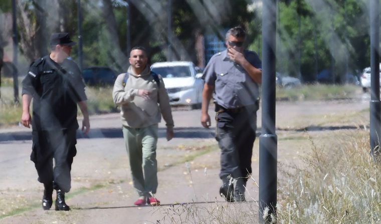 Tablado habría violado la perimetral que tiene sobre el padre de la víctima