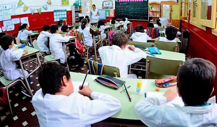 En agosto, los chicos podrían volver al aula (Foto: Archivo)