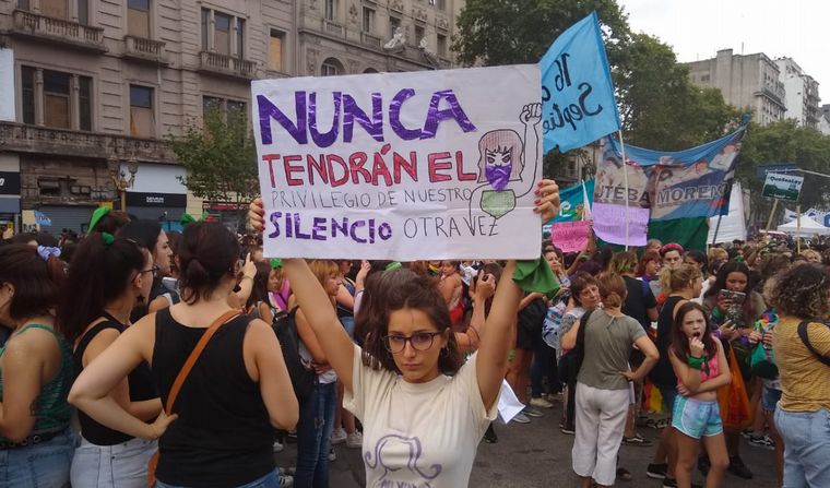 Paro feminista en Buenos Aires por el 9M.