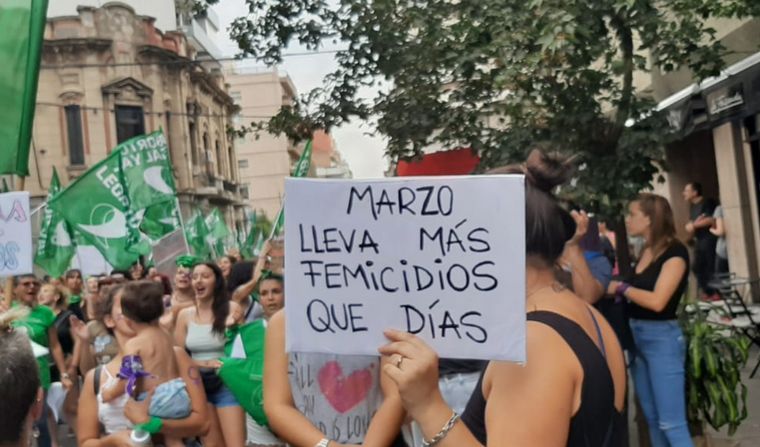 Paro feminista y marcha en Rosario por el 9M.