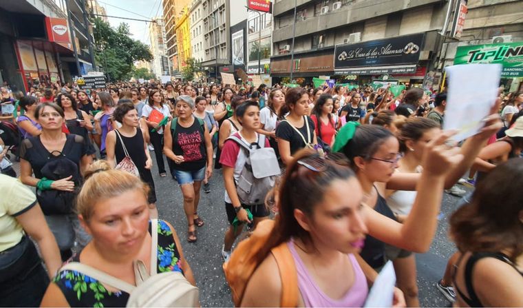 9M: En Córdoba marcharon desde Cañada hasta Yrigoyen por General Paz.
