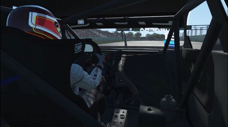 La vista desde el interior de un SimCar a punto de largar en el "Gálvez"