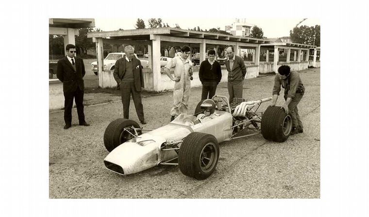 Un ensayo con el De Tomaso 103 que Frank Williams testea 