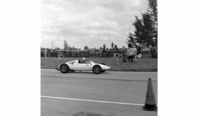 Alejandro De Tomaso en Sebring 1959 con su "Isis" F2