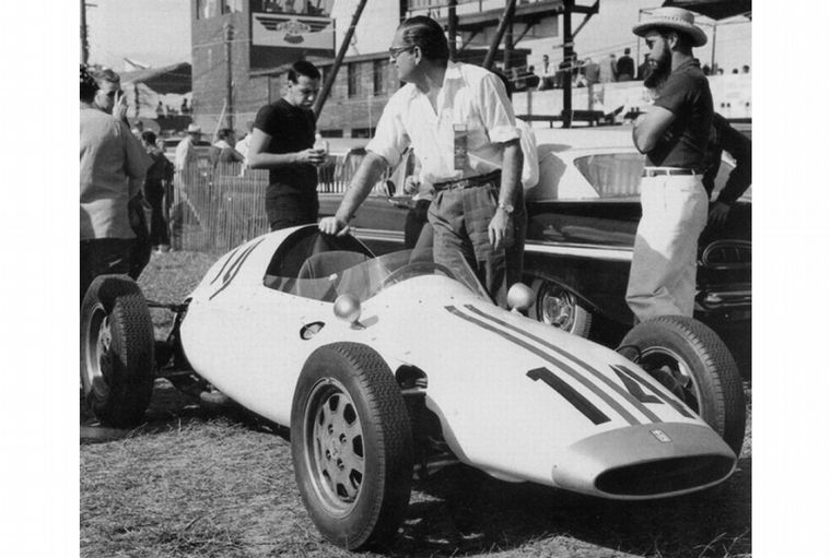 FOTO: Su primera creación el De Tomaso "Isis" debutó como F2 en Sebring 1959