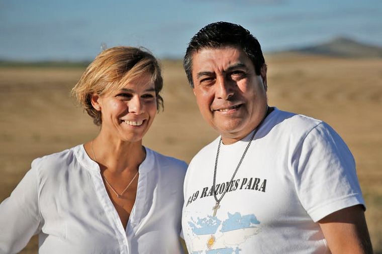 Cuando era una niña escribió a los soldados en Malvinas y uno de ellos es su vecino.