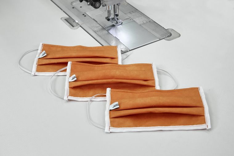 Las máscaras faciales "Lamborghini" terminadas