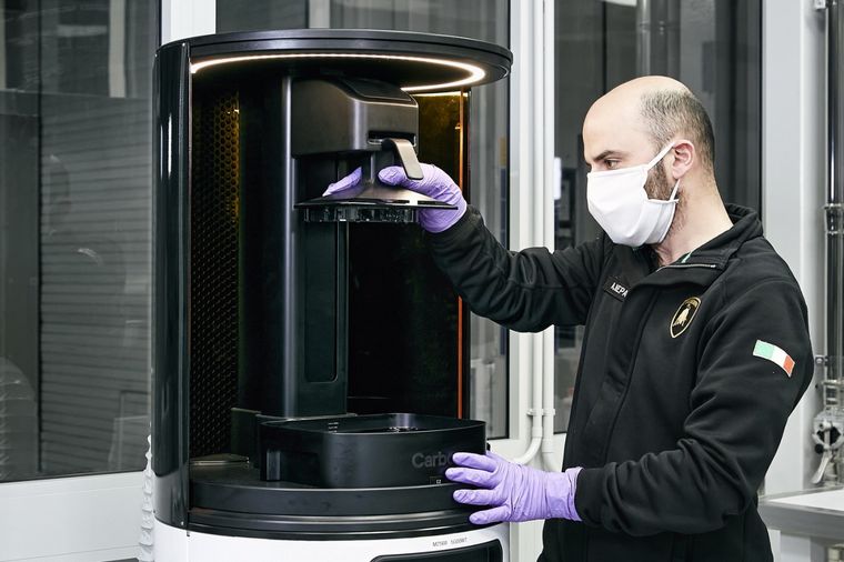 Elaboraron plantillas de carbono para la producción de visores 