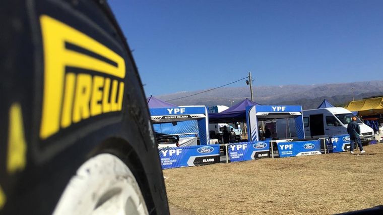 FOTO: Pirelli por 4 años calzará todos los autos del WRC.