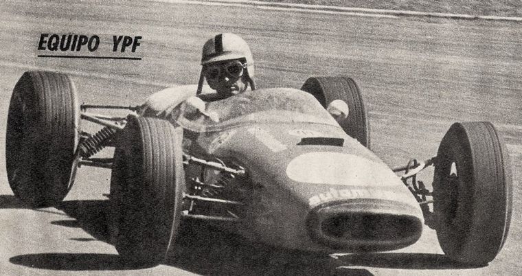 Con este Brabham de F3 gana la Selección de Pilotos de YPF para correr la T.I. de F2 