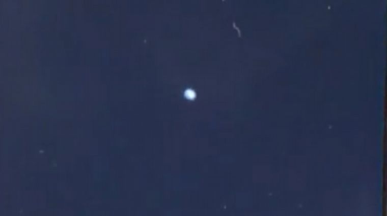 Las mujeres denunciaron que un OVNI las perseguía (imagen ilustrativa).