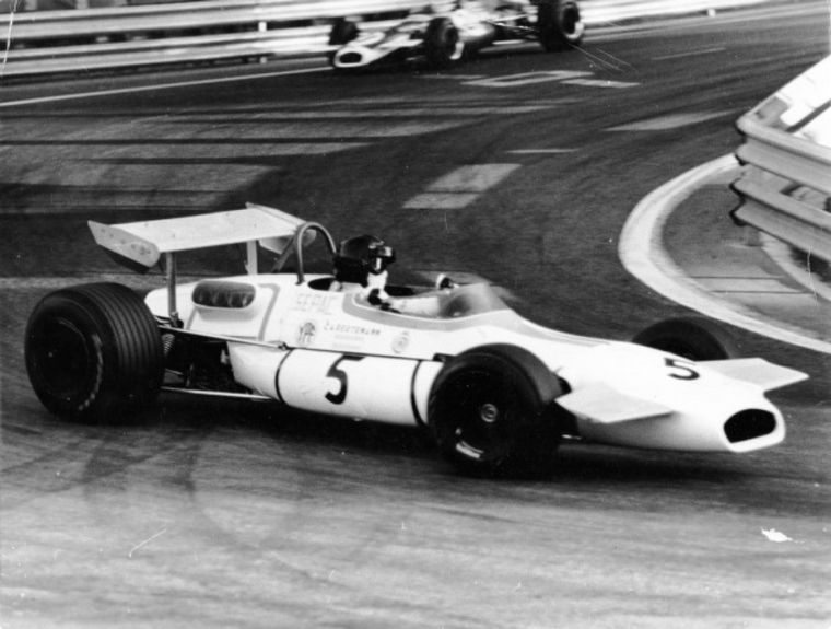 Reutemann venía 3° en Barcelona y una falla en el embrague lo retrasó a 6°