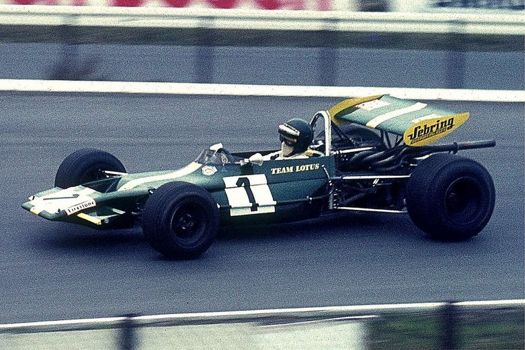 El Lotus 69 F2 de Colin Chapman en manos de Jochen Rindt