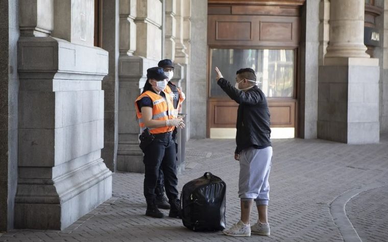 Las clases, eventos y centros comerciales seguirán suspendidos. Foto: Clarín