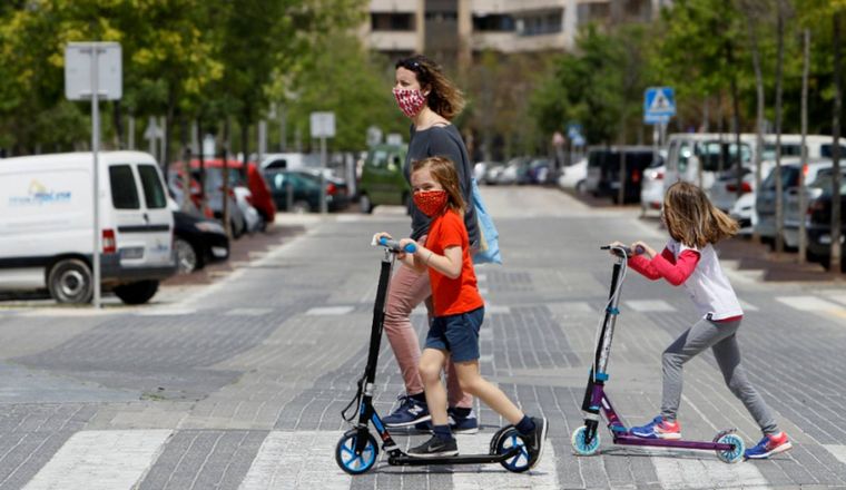 Niños españoles salen a la calle (Foto: Europa Press / Isaac Buj)