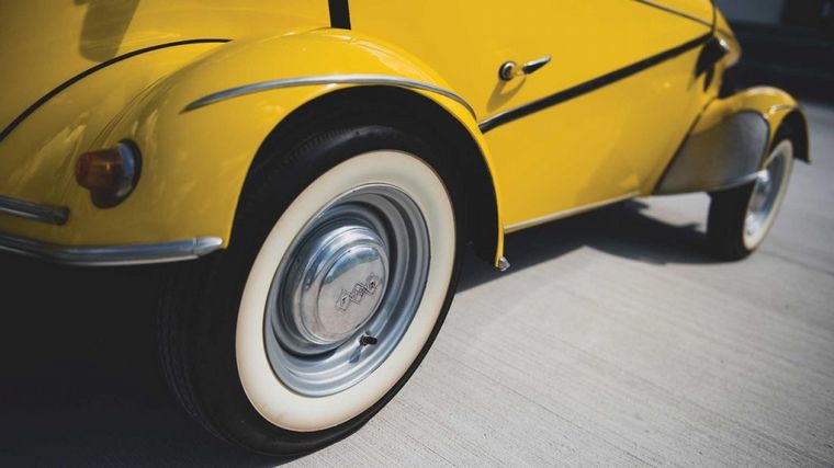 Detalle de guardabarros y rueda delantera del TG 500