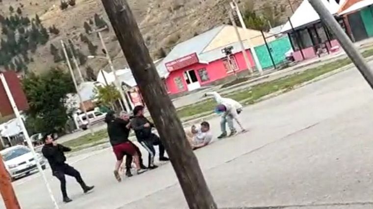 Sommaruga era esperado por los vecinos en su vivienda (Foto: Diario Nuevo Día)