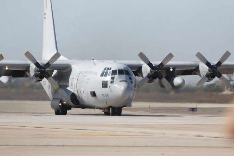Llegó a Córdoba un avión con insumos médicos desde Nación