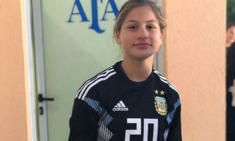 Lucía Almada, gran promesa del fútbol femenino argentino.