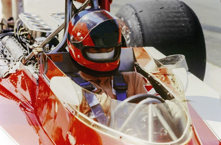 Debutó con un McLaren M23 en el GP de Inglaterra 1977