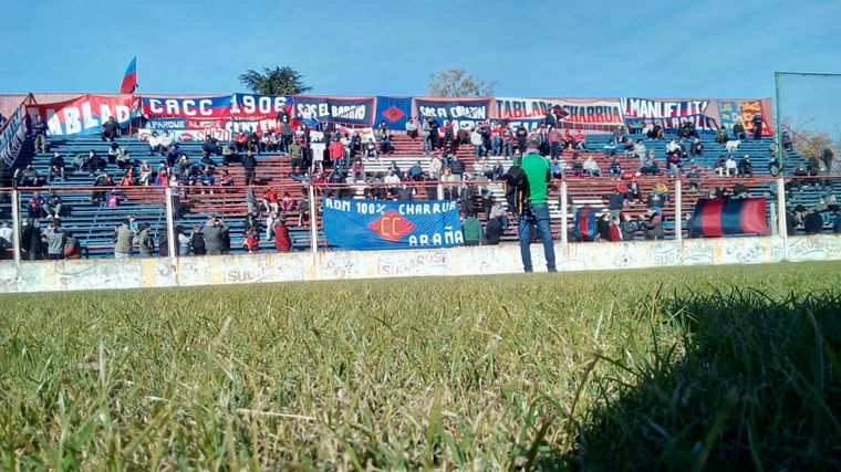 Una multitud despide al