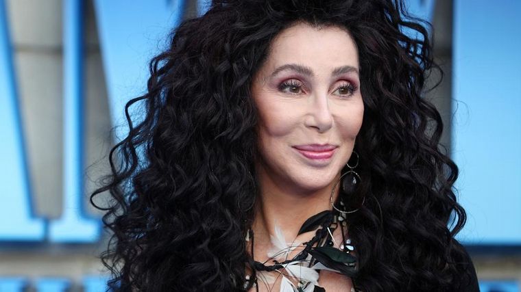Cher cantó