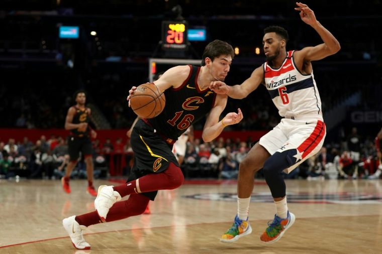 La NBA planea reanudar la competencia en julio (Foto ilustrativa)