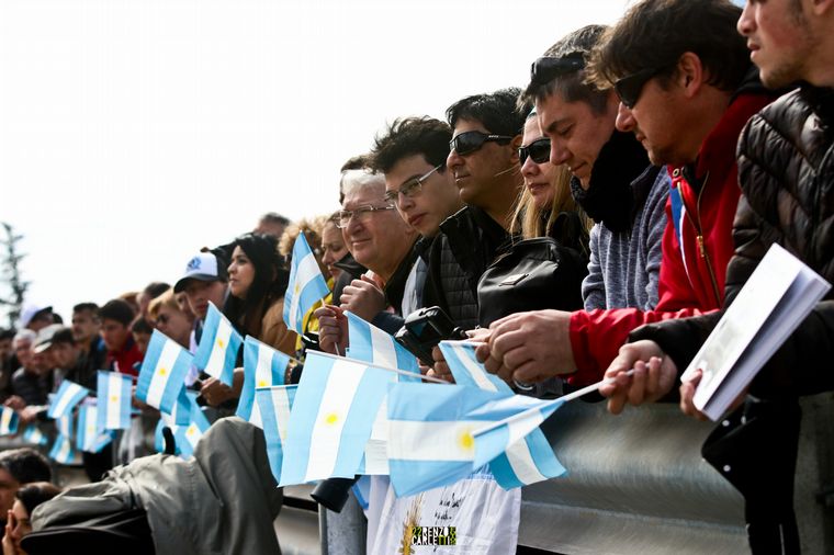Los fanáticos de siempre del Torino, por ahora aguardan nueva fecha.