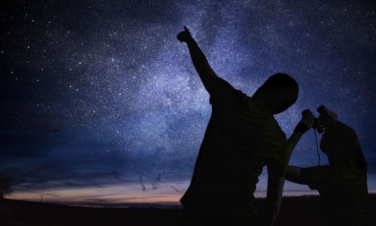 Luces en el cielo sorprenden a los habitantes de Río de Janeiro