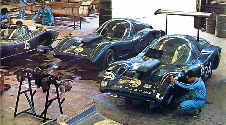 Los Huayra Ford en el taller de Pronello en Villa Nueva (Cba).