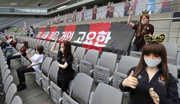 El FC Seúl utilizó muñecas sexuales en las tribunas.