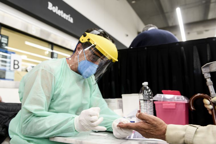 Récord de muertes por Covid-19 en el país: 29 en un día