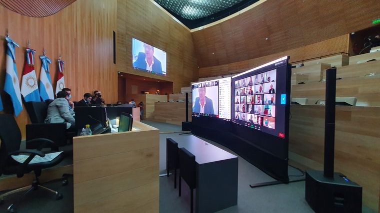 La Unicameral debate de manera virtual el proyecto de ley.