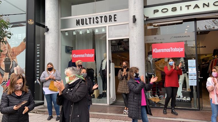 Comercios de Mar del Plata protestan y piden abrir