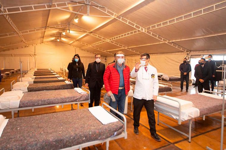 Schiaretti recorrió las carpas sanitarias en Bouwer.