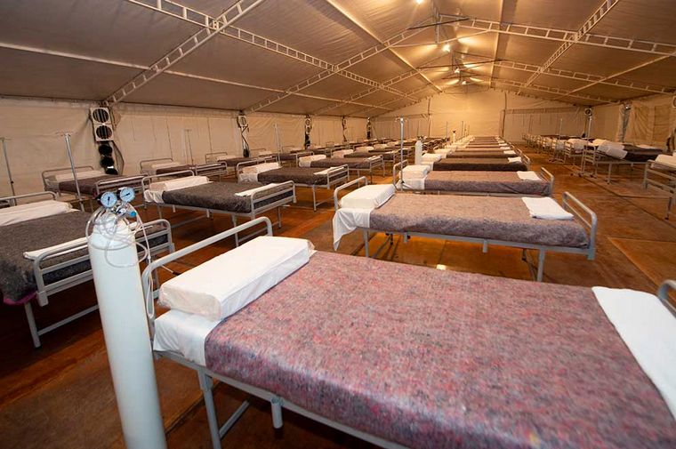 Schiaretti recorrió las carpas sanitarias en Bouwer.