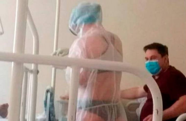 Colegas de la enfermera rusa defendieron su actitud.