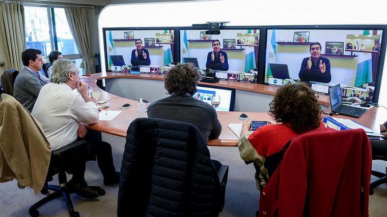 Fernández habló con los distritos más afectados por Covid-19