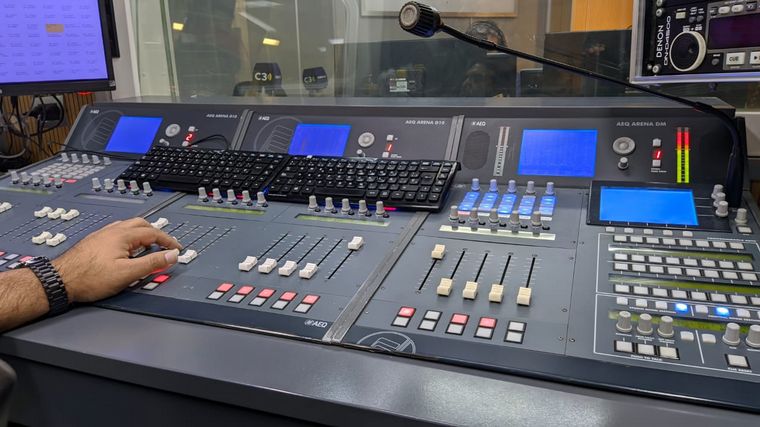 Consola radio día del operador