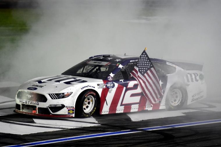 Keselowski gana otra "grande" con Ford, la Coca Cola 600 en Charlotte