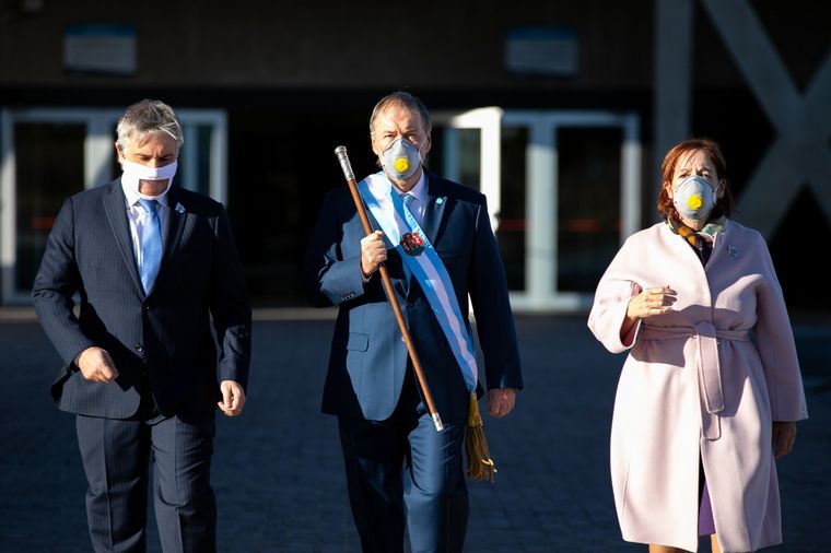 Juan Schiaretti y Martín Llaryora conmemoraron el 25 de Mayo
