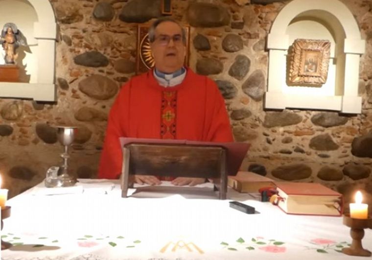 El padre Ángel Rossi presidió la celebración.