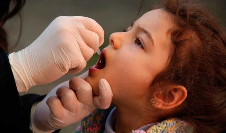 Desde junio ya no se utilizará más la vacuna oral Sabin contra la poliomielitis.