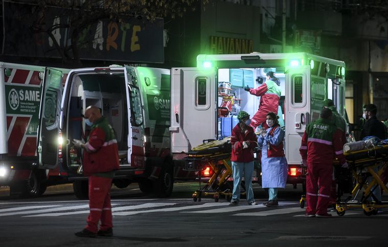 Al menos doce heridos por explosiones e incendio en un edificio de Villa Crespo