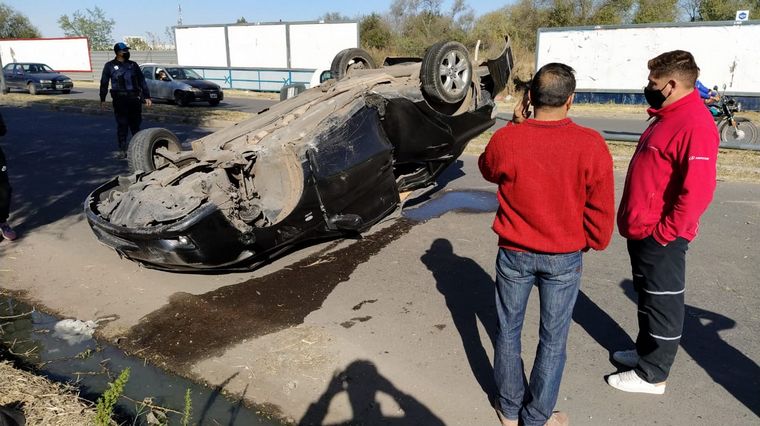 Accidente cerca del nuevo intercambiador vial de avenida Donato Álvarez.